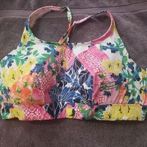 Plus size women's bathing suit top